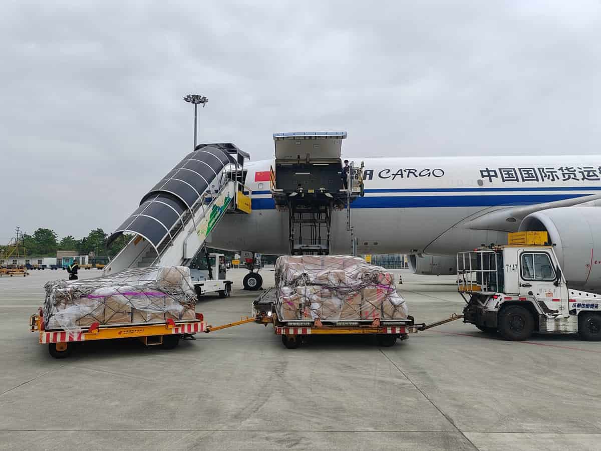 Xinjiang Opens First Two Direct Cargo Routes to Western Europe, Filling the Gap in Air Freight (April 9)